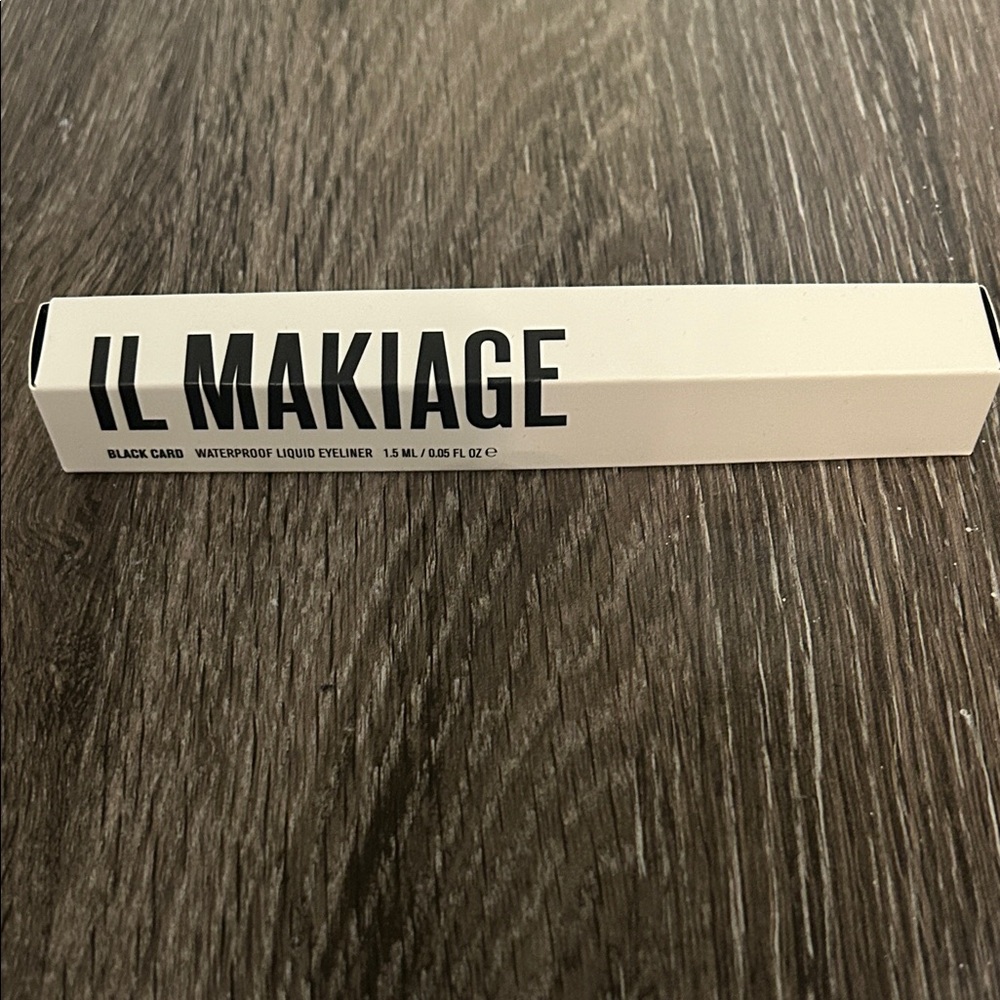 Il Makiage NWT Waterproof Liquid Eyeliner in Black Card